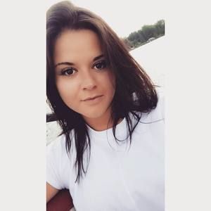 Meet your Posher, Angelika